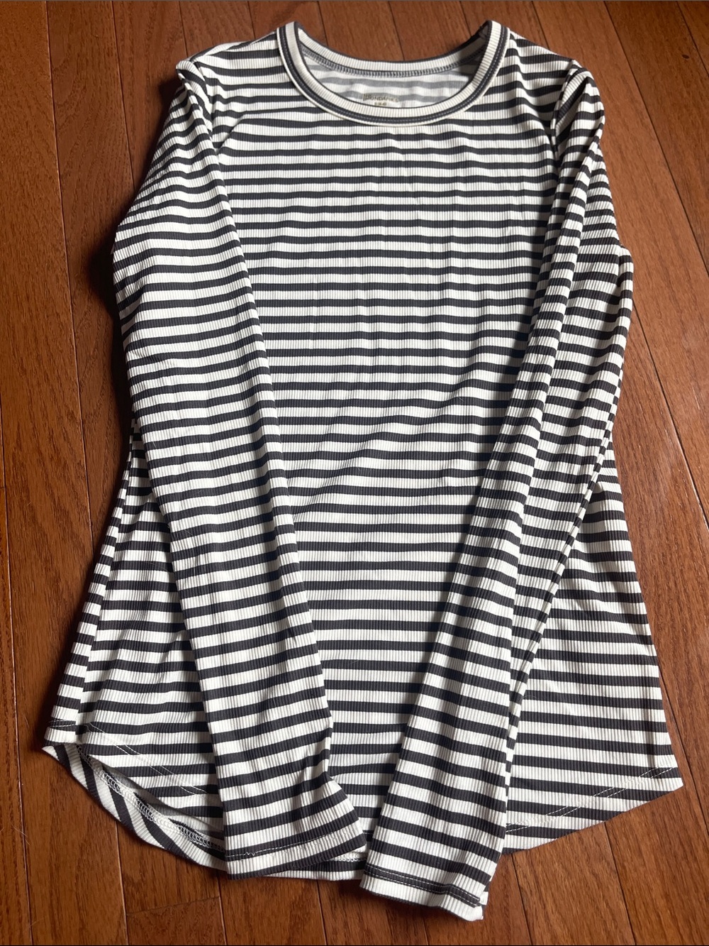 Striped Long-Sleeve Crewneck Top - datk gray & White